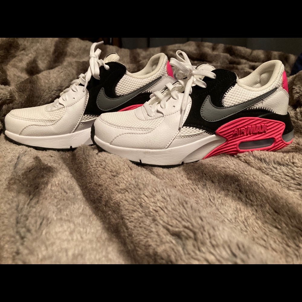 Women’s Nike Air Max size 7
